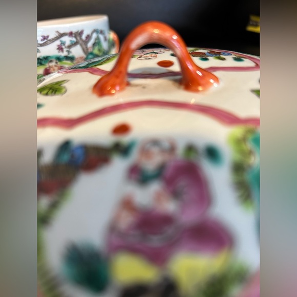 Vintage Chinese Famille Rose Porcelain Bowl With Lid - Picture 16 of 16